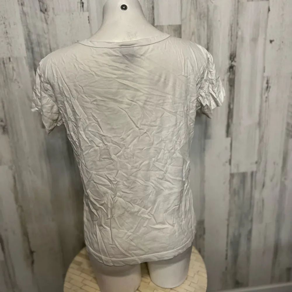 White top  - Picture 3 of 5